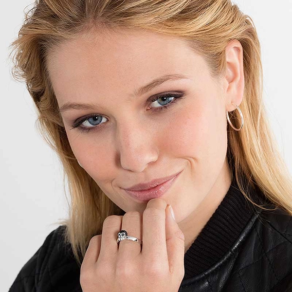 Dödskallering Svart Pavé - Thomas Sabo ringar - Snabb frakt & paketinslagning - Nordicspectra.se