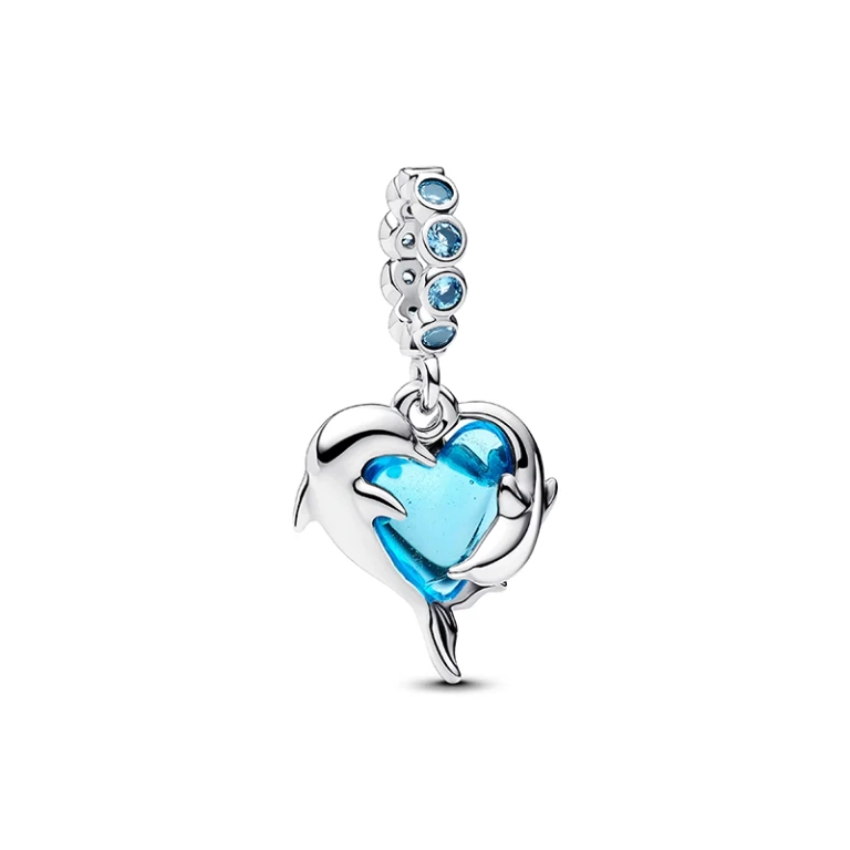 Blå Delfin i Muranoglas Berlock från Pandora med delfiner som dansar runt ett hjärta i sterlingsilver