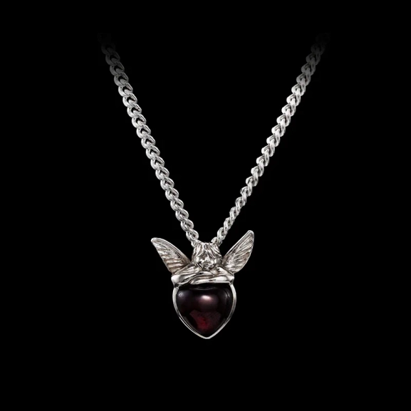 Cherub Necklace Red Garnet - Maria Nilsdotter - 1-2 dagars leverans - Nordic Spectra