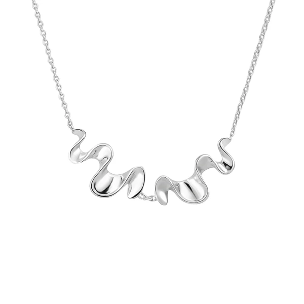 Water Flow Necklace i polerat silver från Drakenberg Sjölin