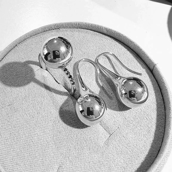 Drop Globe Earrings Silver - Emma Israelsson - Snabb frakt & paketinslagning - Nordicspectra.se