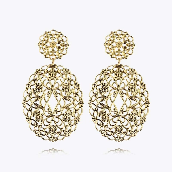 Zandra Earring Gold Metal - Caroline Svedbom - Nopea toimitus ja lahjapakkaus - Nordic Spectra