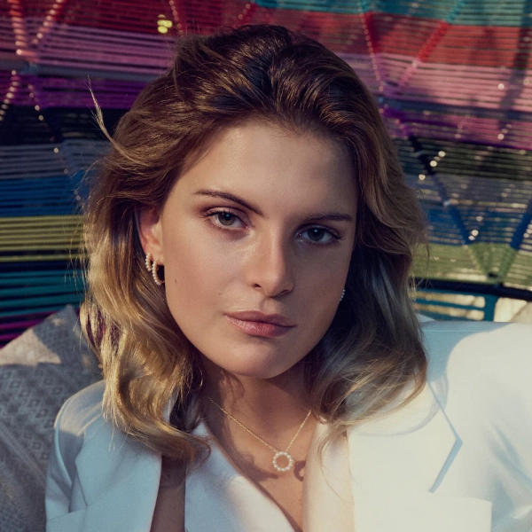 tyylikkäät pienet sormukset 18K kullattua hopeaa makeanveden helmillä.