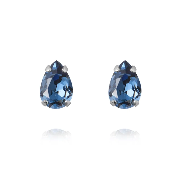 Petite Drop Stud Earrings i rhodium med denimblå Swarovski-kristaller