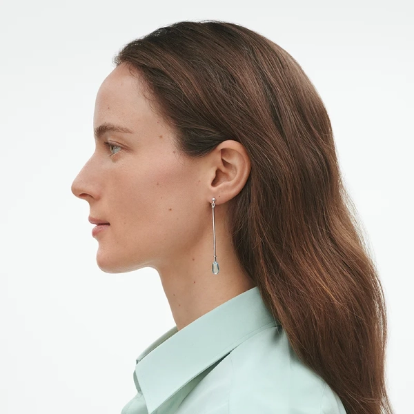 SS25_ECOM_ON-MODEL_VIVIANNA_EARRING_20001654