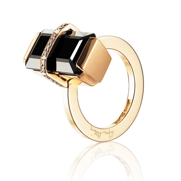Bend Over Onyx Gold - Efva Attling ringar - Snabb frakt & paketinslagning - Nordicspectra.se