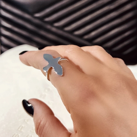 Dove Ring L Silver - Emma Israelsson - Snabb frakt & paketinslagning - Nordic Spectra