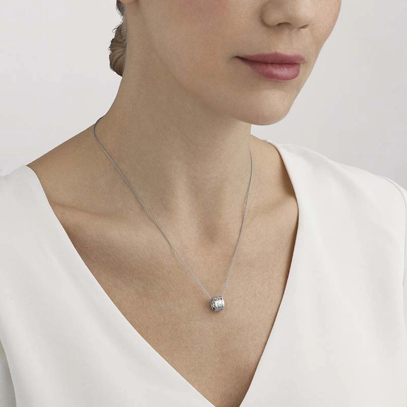 Fusion Halsband Vitguld med 0.05 ct Diamanter - Georg Jensen örhängen - Snabb frakt & paketinslagning - Nordicspectra.se