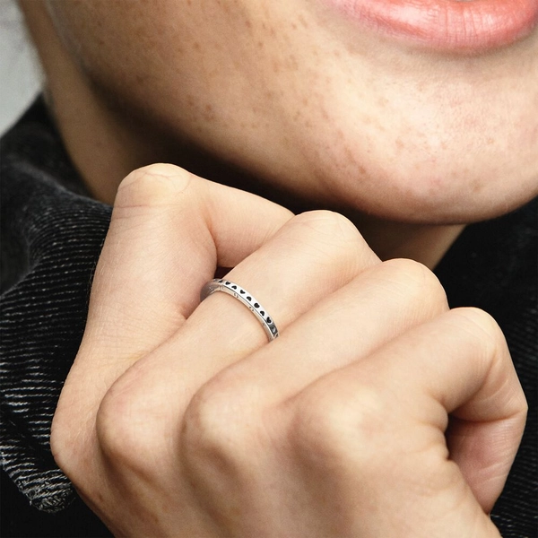 Hjärtan & Pandora Logo Ring - PANDORA - Snabb frakt & paketinslagning - Nordicspectra.se