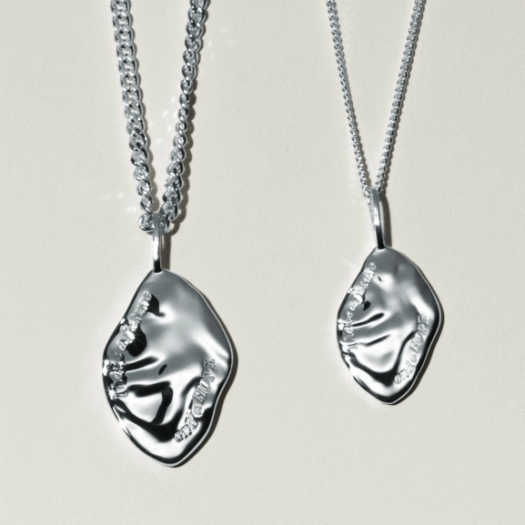 silverberlock med inskriptionen "I have a future and a HOPE"