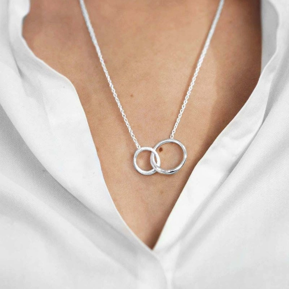 Les Amis Single Necklace - Drakenberg Sjölin Halsband - Snabb frakt & paketinslagning - Nordicspectra.se