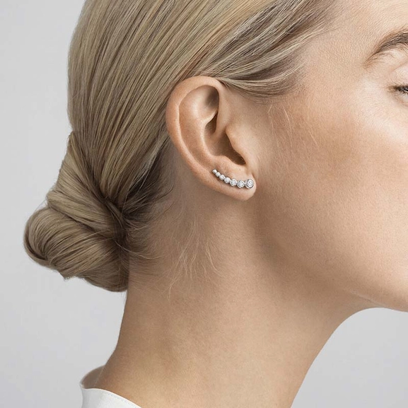 Aurora Örhängen Vitguld med 0.26 ct Diamanter - Georg Jensen örhängen - Snabb frakt & paketinslagning - Nordicspectra.se