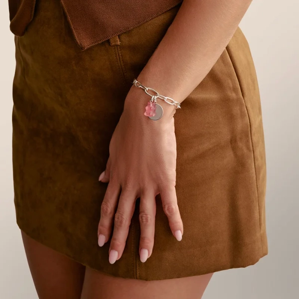 perfekt för att bära solo eller med berlocker.