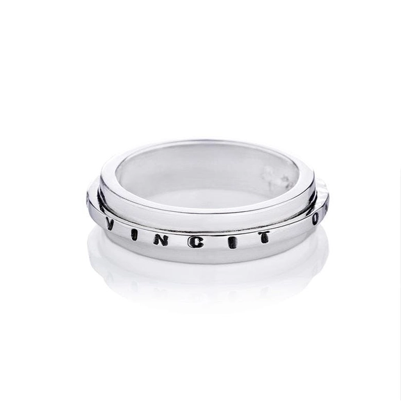 AVO Edge Ring - Efva Attling - Suuri valikoima & ilmainen lahjapaketointi - Nordicspectra.fi