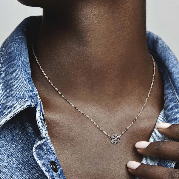 Sparkling Snowflake Pendant Necklace - PANDORA - Suuri valikoima & ilmainen lahjapaketointi - Nordicspectra.fi