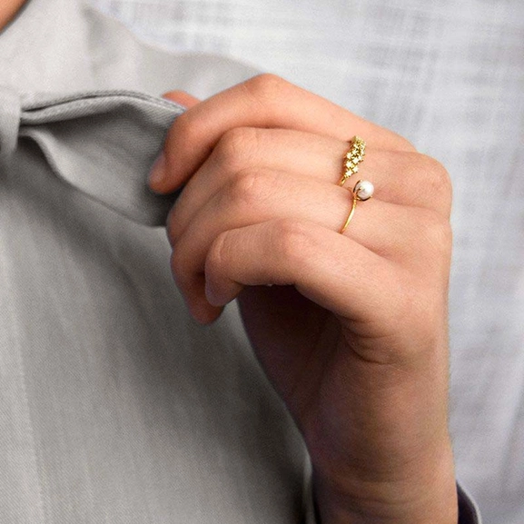 Petite Pearl Ring Gold - Drakenberg/Sjölin - Suuri valikoima & ilmainen lahjapaketointi - Nordicspectra.fi