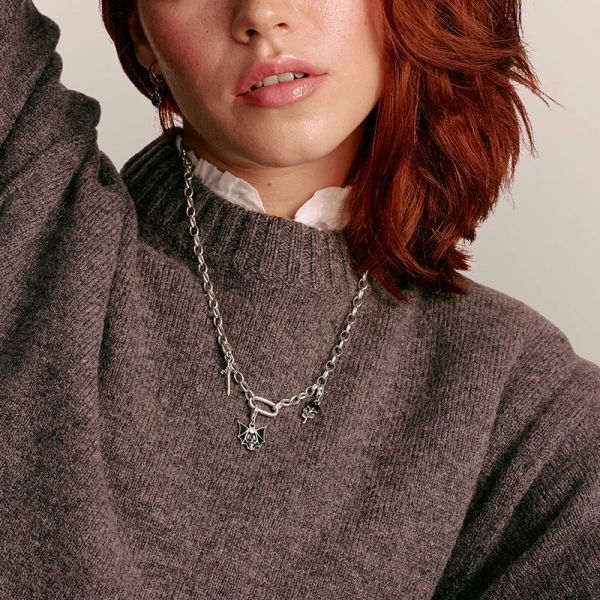 Svart rosenberlock från True Romance-kollektionen i återvunnet 925 silver med svart emalj