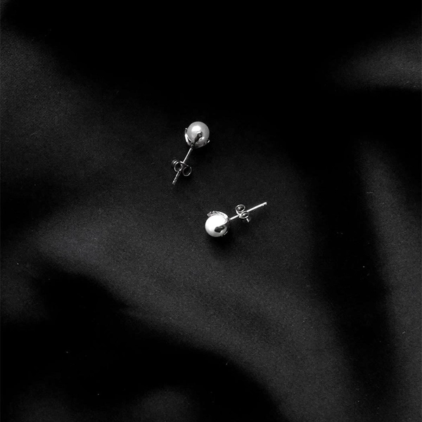 Pearl Small Stud Ear Silver -CU Jewellery - Snabb frakt & paketinslagning - Nordicspectra.se