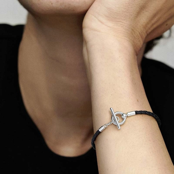 Pandora Moments Braided Leather T-bar Bracelet - PANDORA - Snabb frakt & paketinslagning - Nordicspectra.se