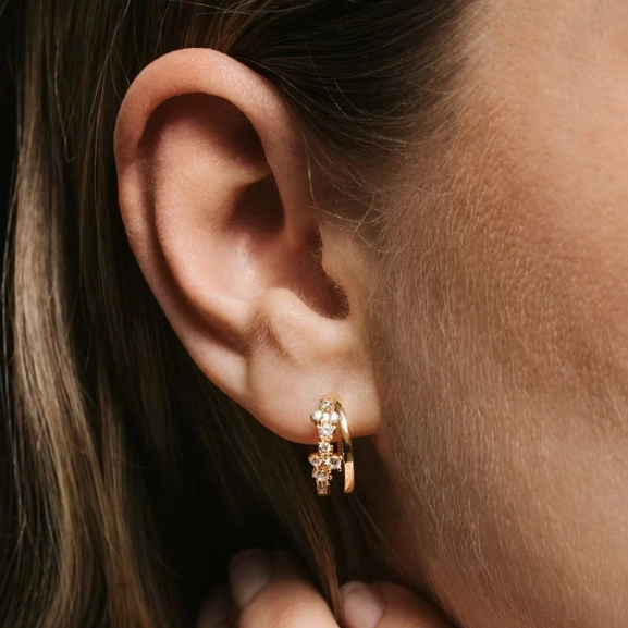eleganta 18K guldpläterade hoops med Cubic Zirconia