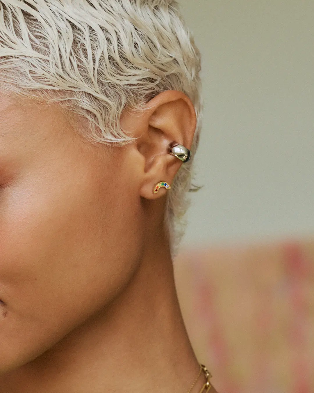 Rainbow Studs Gold - Edblad - Snabba leveranser - Gratis paketinslagning