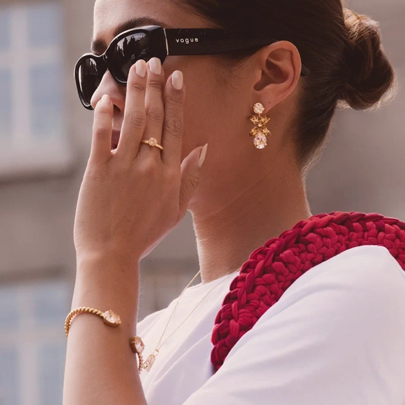 Mini Drop Ring Gold Light Peach - Caroline Svedbom - Snabb frakt & paketinslagning - Nordic Spectra