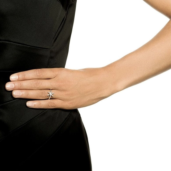 Starflower Ring - Efva Attling ringar - Snabb frakt & paketinslagning - Nordicspectra.se