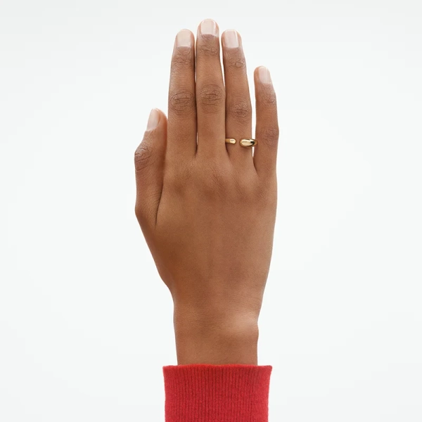 AW25_ECOM_ON-MODEL_MERCY_MINI_RING_20000013