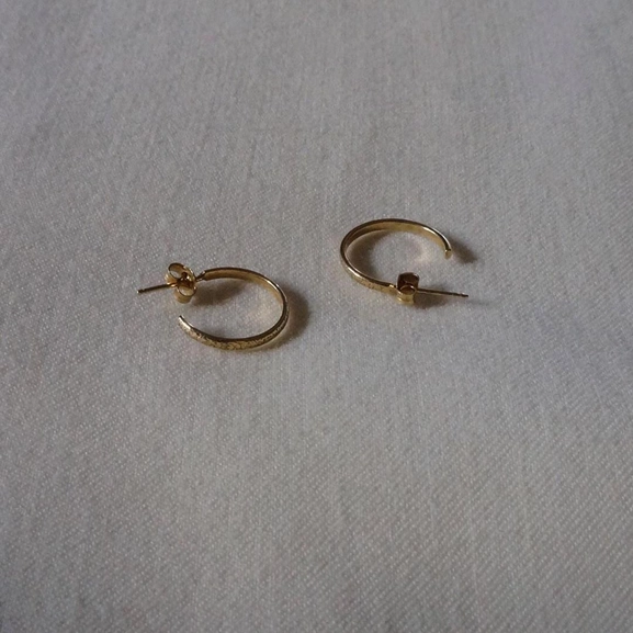 Pearl/Vintage Round Ear - Gold -CU Jewellery - Snabb frakt & paketinslagning - Nordicspectra.se