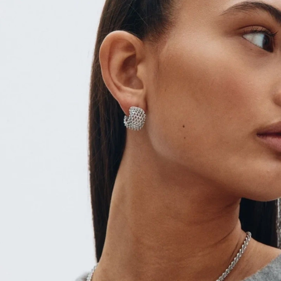 modell Viva Hoops i rostfritt stål