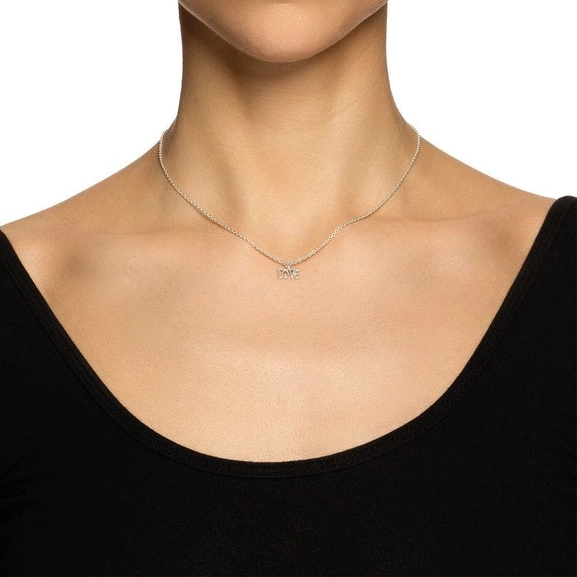 Love Necklace - Efva Attling halsband - Snabb frakt & paketinslagning - Nordicspectra.se