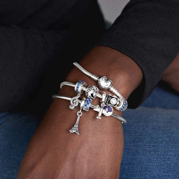 Blaues Funkelndes Clip-Charm von PANDORA, Schneller Versand - Nordicspectra.de