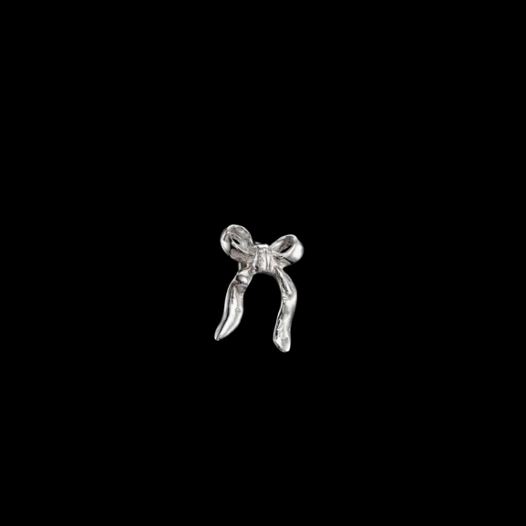 Bow Ear Stud - Maria Nilsdotter - Schmuck im skandinavischen Design - Nordic Spectra