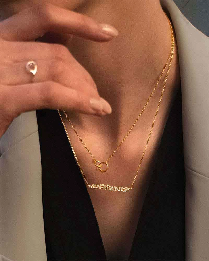 Les Amis Drop Necklace Gold - Drakenberg Sjölin Halsband - Snabb frakt & paketinslagning - Nordicspectra.se