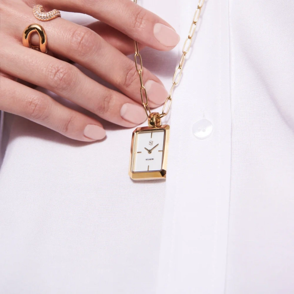 vedenpitävä 30 metriin asti.