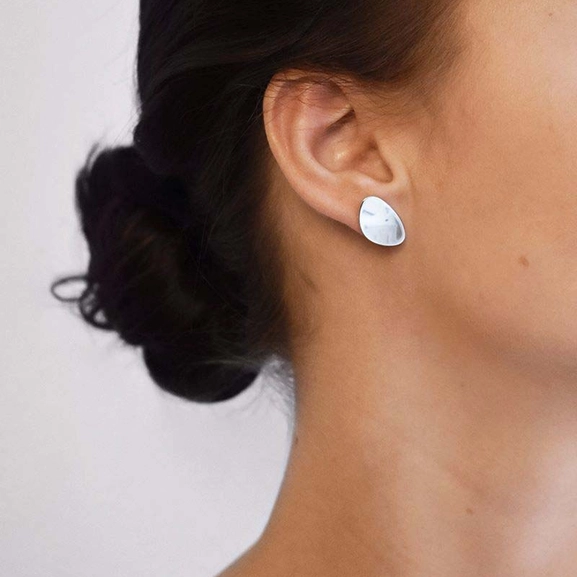 Lakeside Studs - Drakenberg Sjölin Örhängen - Snabb frakt & paketinslagning - Nordicspectra.se