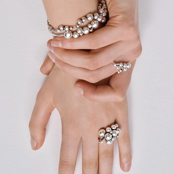 Moonlight Grapes Kluster Armring - Georg Jensen - Designsmycken med snabba & trygga leveranser - Nordic Spectra