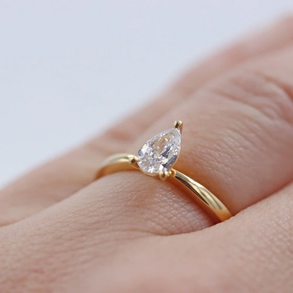 North037 Guld - Vigsel- & förlovningsringar - Schalins - Fri storleksändring* - Nordic Spectra