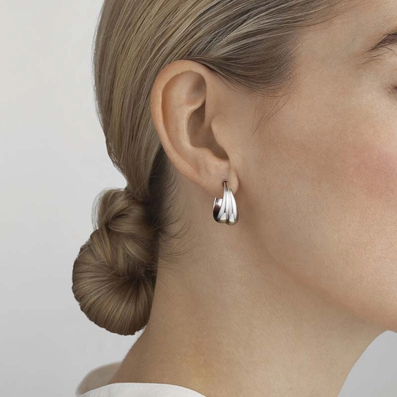 Curve Korvakorut - Georg Jensen - Suuri valikoima & ilmainen lahjapaketointi - Nordicspectra.fi
