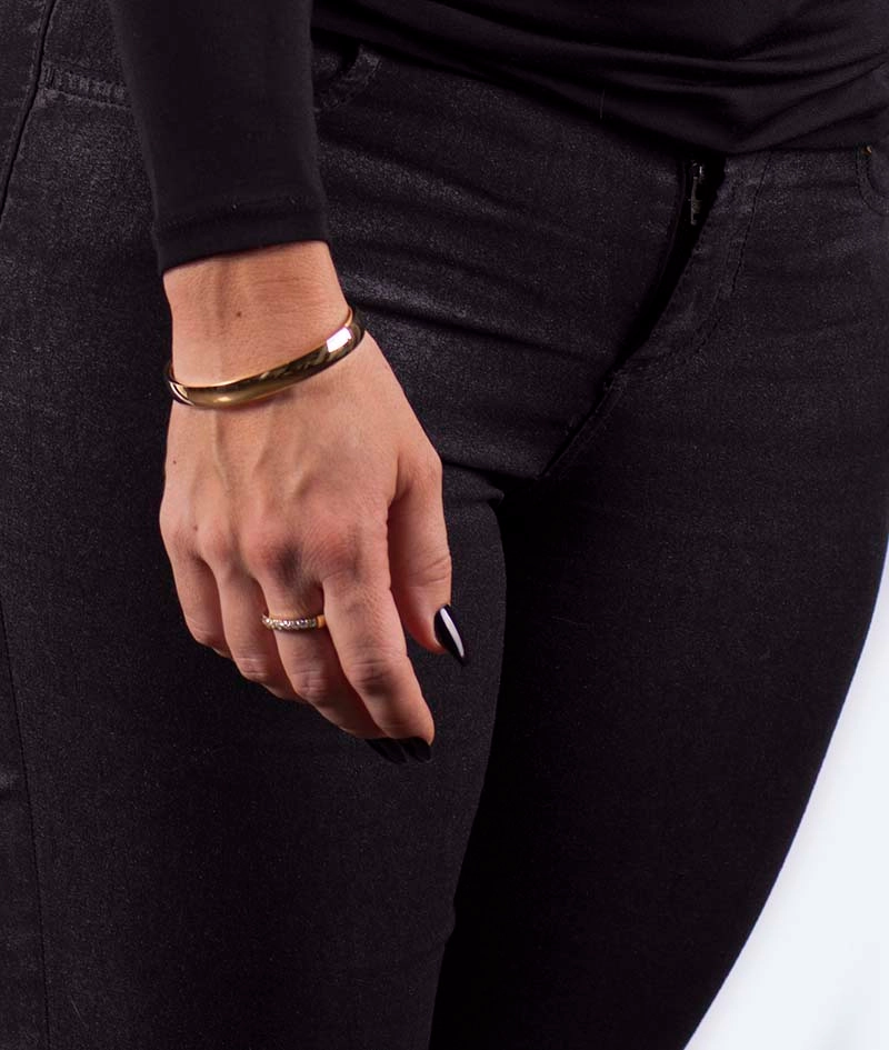 KAJSA Armring Guld - Astrid & Agnes - Snabb frakt & paketinslagning - Nordicspectra.se