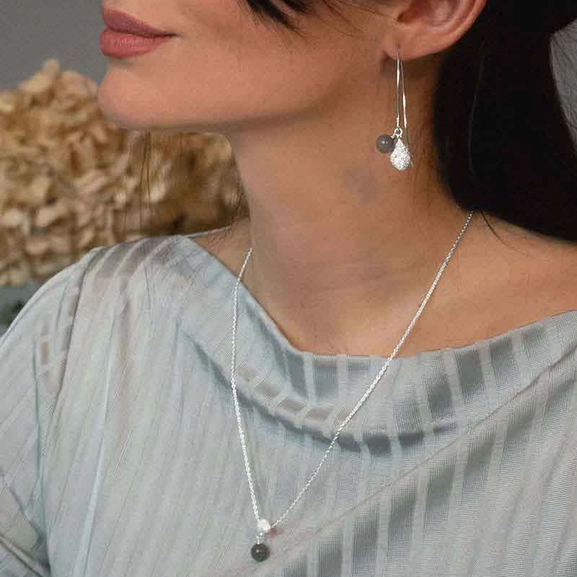 Enigma Earrings - Drakenberg Sjölin Örhängen - Snabb frakt & paketinslagning - Nordicspectra.se