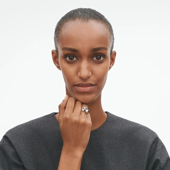 AW25_ECOM_ON-MODEL_GRAPE_RING_20001007