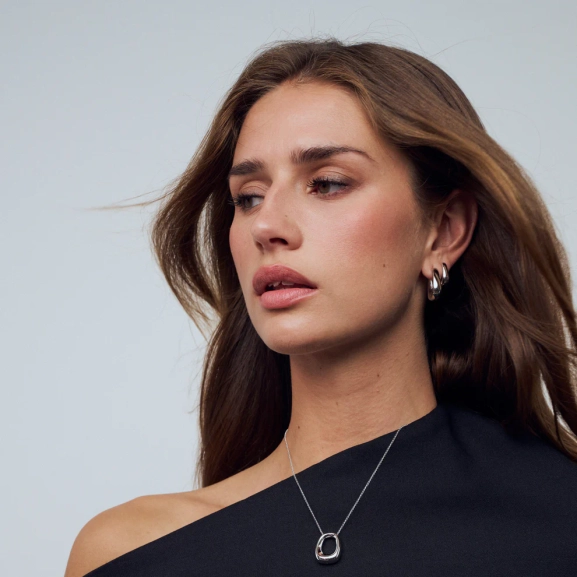 med en smal och avlång design. Artikelnummer: SJ-E2620.