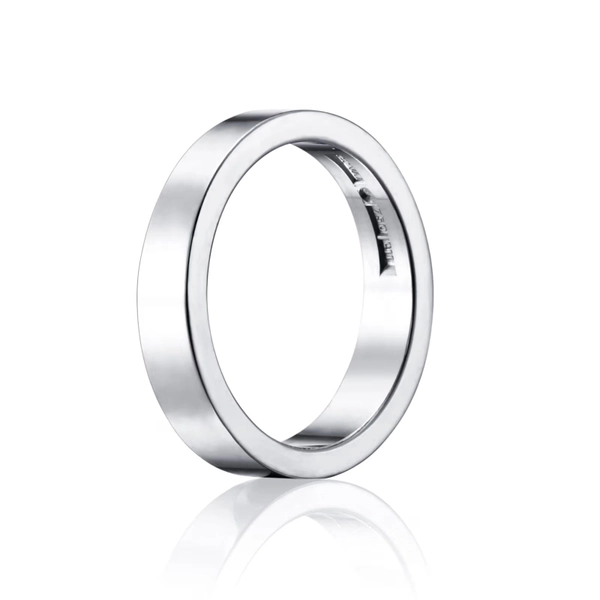 Irregular Slim Ring Platinum från Efva Attling i platina med mjukt böljande form