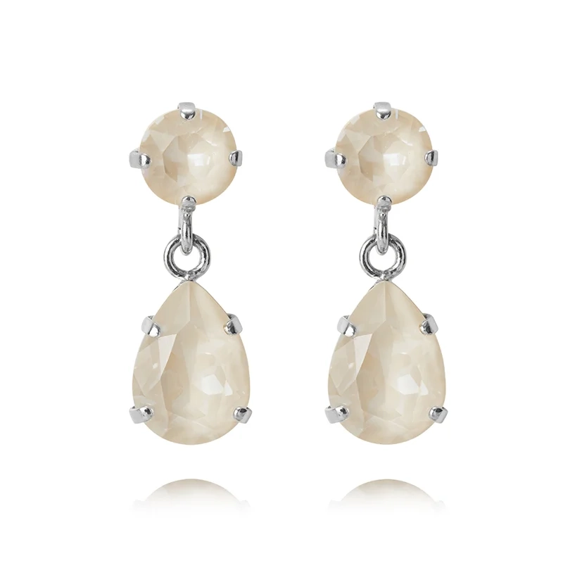 Caroline Svedbom – Mini Drop Earrings Rhodium Linen Ignite