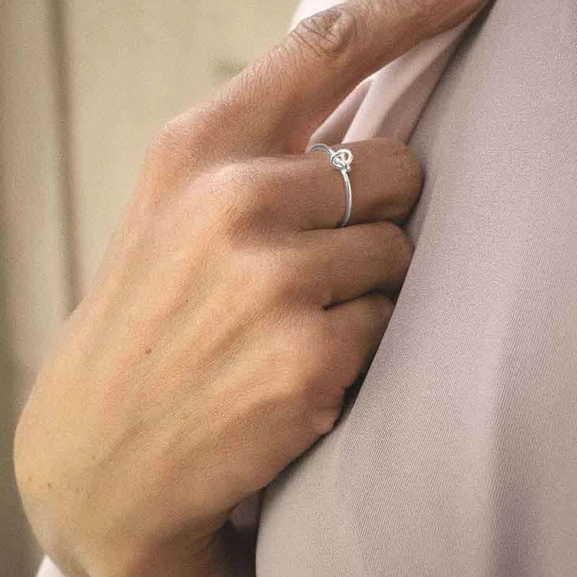 Le Knot Drop Ring Drakenberg Sjölin, Schneller Versand - Nordicspectra.de