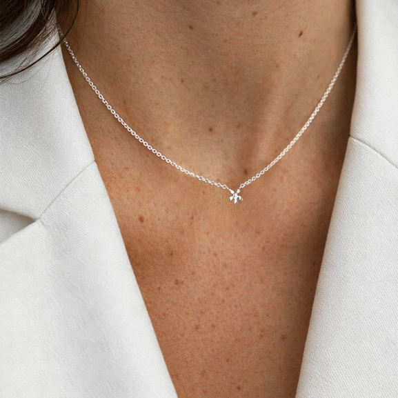 kurze Halskette aus recyceltem Silber mit kleinem Sternanhänger