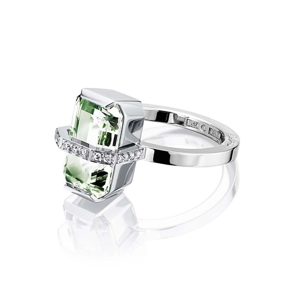 Little Bend Over Ring Green Quartz White Gold - Efva Attling ringar - Snabb frakt & paketinslagning - Nordicspectra.se