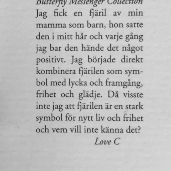 Petite Papillion Korvakorut Kulta - Carolina Gynning - Suuri valikoima & ilmainen lahjapaketointi - Nordicspectra.fi