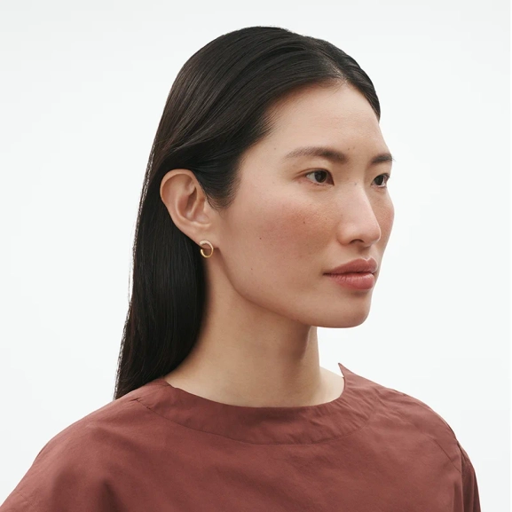 SS25_ECOM_ON-MODEL_MERCY_EARRING_10017827